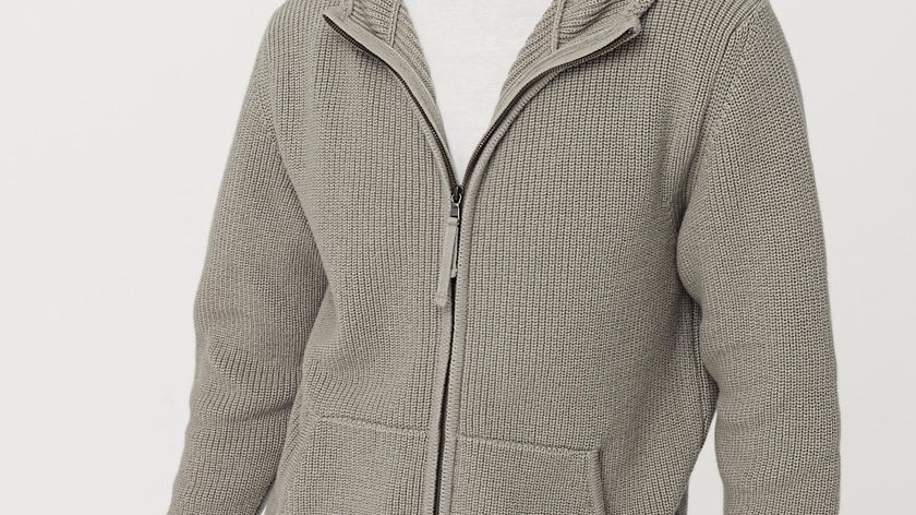 hessnatur Herren Kapuzen-Strickjacke aus Bio-Baumwolle und Bio-Merino - grau - Größe 50