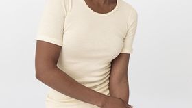 hessnatur Damen T-Shirt Regular COTTON - MERINO - SILK - natur - Größe 34