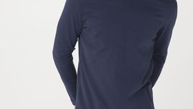 hessnatur Herren Langarmshirt Regular PURE NATURE aus Bio-Baumwolle - blau - Größe 46