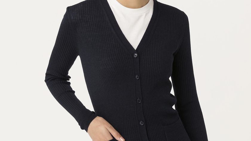 hessnatur Damen Strickjacke aus Bio-Merinowolle mit Seide - schwarz - Größe 38