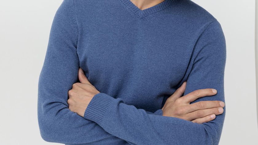 hessnatur Herren V-Pullover aus Schurwolle mit Kaschmir - kobaltblau - Größe 52