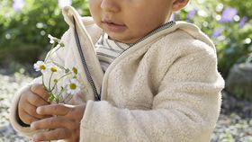 hessnatur Baby Fleece Jacke aus Bio-Baumwolle - beige - Größe 98/104