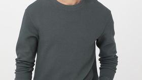 hessnatur Herren Waffelpiqué-Pullover Regular aus Bio-Baumwolle - grün - Größe 56