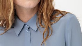 hessnatur Damen Bluse aus Seide - blau - Größe 42