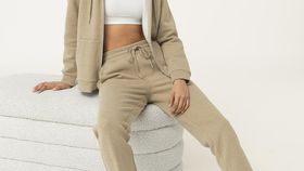 hessnatur Loungewear Sweathose aus Bio-Baumwolle - rosa - Größe 36