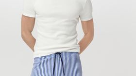 hessnatur Herren Schlafshorts aus Bio-Baumwolle - blau - Größe 54