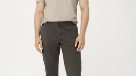 hessnatur Herren Chino Modern Fit aus Bio-Baumwolle mit Hanf - grün - Größe 50