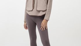 hessnatur Loungewear Fleece-Weste aus Bio-Baumwolle - beige - Größe 42