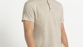 hessnatur Herren Shirt mit Stehkragen aus Leinen - beige - Größe 48