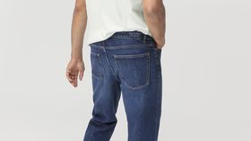 hessnatur Herren Jeans Mads Relaxed Tapered aus Bio-Denim - blau - Größe 31/32