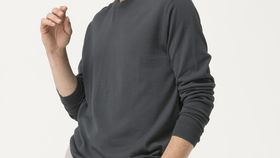 hessnatur Herren Pullover aus Bio-Merinowolle - grün - Größe 54