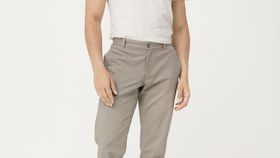 hessnatur Herren Chino Modern Fit aus Bio-Baumwolle mit Hanf - grau - Größe 48