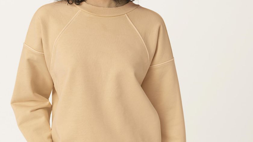 hessnatur Loungewear Sweatshirt mineralgefärbt aus Bio-Baumwolle - beige - Größe S