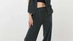 hessnatur Loungewear Fleece-Weste aus Bio-Baumwolle - grün - Größe 40