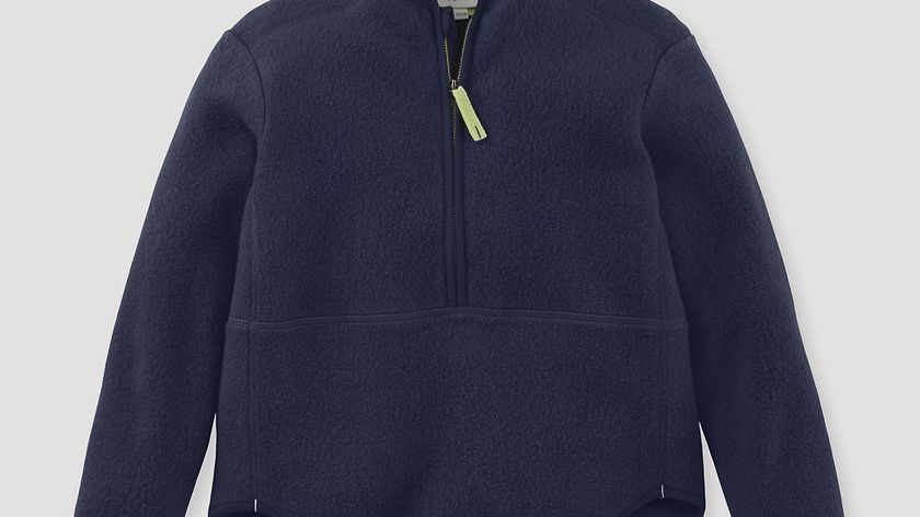 hessnatur Kinder Fleece Troyer Regular aus Bio-Baumwolle - blau - Größe 134/140