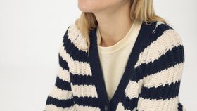 hessnatur Damen Strickjacke Relaxed aus Bio-Baumwolle und Bio-Merinowolle - blau - Größe M