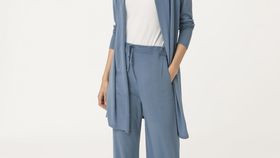 hessnatur Damen Long Strickjacke aus Bio-Merinwolle - blau - Größe 46