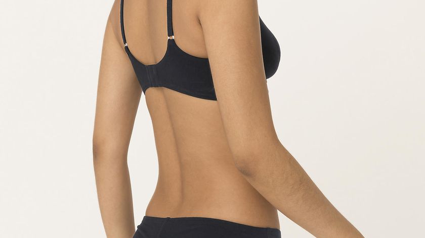 hessnatur Damen Brasilslip regular cut aus Bio-Baumwolle mit TENCEL™Modal - schwarz - Größe 38