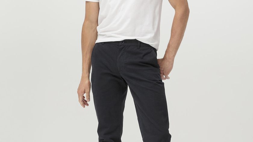 hessnatur Herren Chino LENN Regular aus Bio-Baumwolle mit Hanf - schwarz - Größe 52