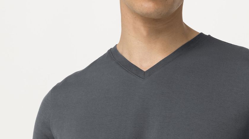 hessnatur Herren V-Shirt aus Bio-Baumwolle - grün - Größe 54