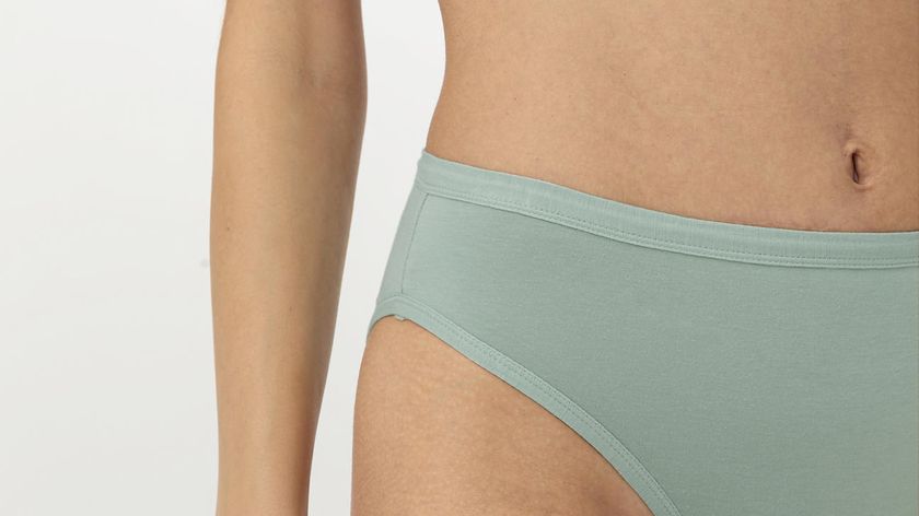 hessnatur Damen Taillenslip High Waist PURE BALANCE aus Bio-Baumwolle und Tencel™ Modal - grün - Größe 46