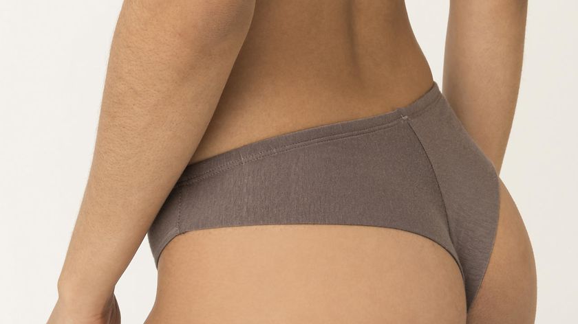 hessnatur Damen Brasilslip regular cut aus Bio-Baumwolle mit TENCEL™Modal - lila - Größe 42