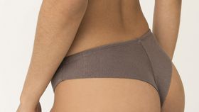 hessnatur Damen Brasilslip regular cut aus Bio-Baumwolle mit TENCEL™Modal - lila - Größe 42