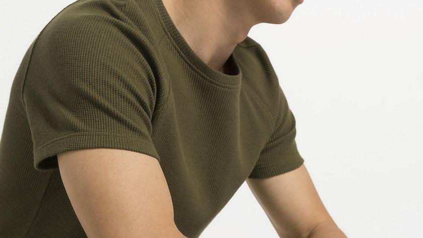 hessnatur Herren Waffelpiqué-Shirt aus Bio-Baumwolle mit Leinen - grau - Größe 52