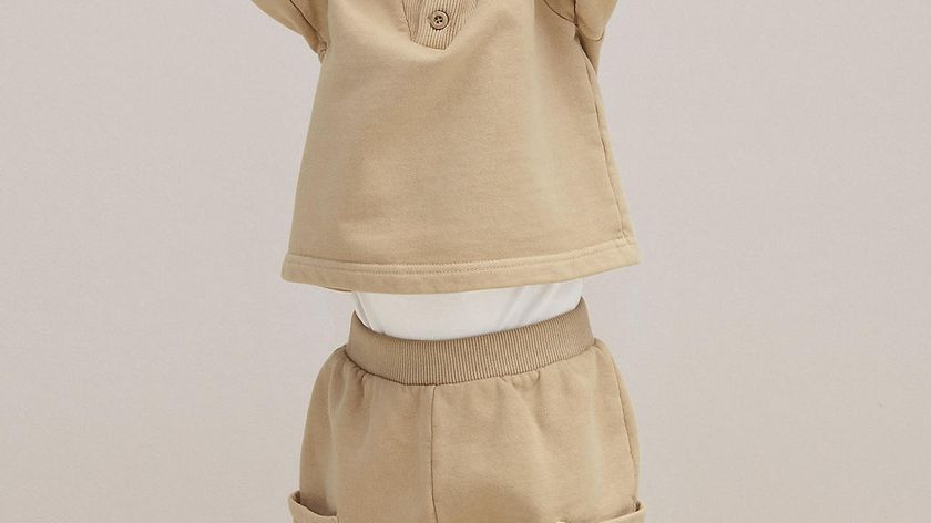 hessnatur Baby Hose mineralgefärbt aus Bio-Baumwolle - beige - Größe 86/92