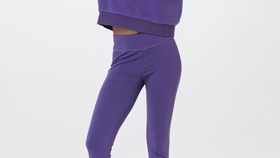 hessnatur Loungewear Fleece Sweatshirt Relaxed ACTIVE LIGHT aus Bio-Baumwolle - lila - Größe 36