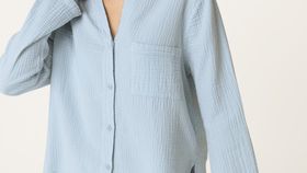 hessnatur Damen Musselin-Shirt aus Bio-Baumwolle - blau - Größe 42