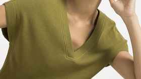 hessnatur Damen Sweater Vest aus Bio-Baumwolle mit Leinen - grün - Größe 40