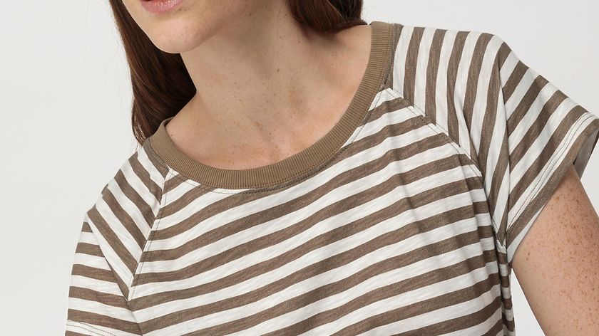 hessnatur Damen Slub Ringel-Shirt Regular aus Bio-Baumwolle - braun - Größe 44