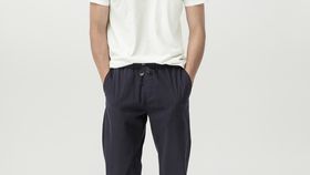 hessnatur Herren Joggpants Enea Regular aus Bio-Baumwolle - blau - Größe 56