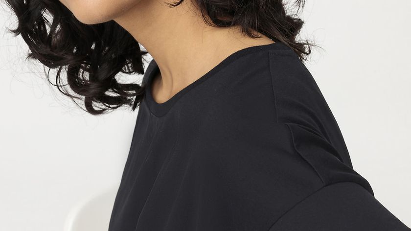 hessnatur Damen Shirt Relaxed aus Bio-Baumwolle - schwarz - Größe 40