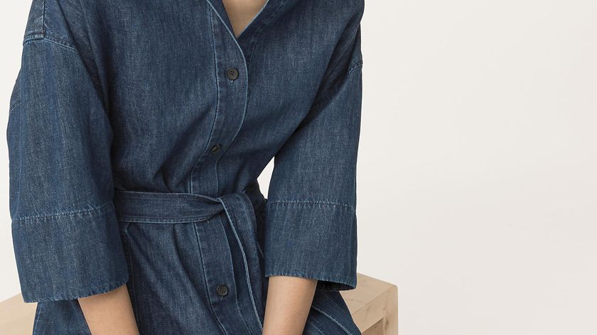 hessnatur Damen Lightdenim-Kleid mit ungefärbtem Kapok - blau - Größe M