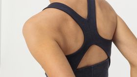 hessnatur Loungewear Sport Bustier aus Bio-Baumwolle - blau - Größe 36