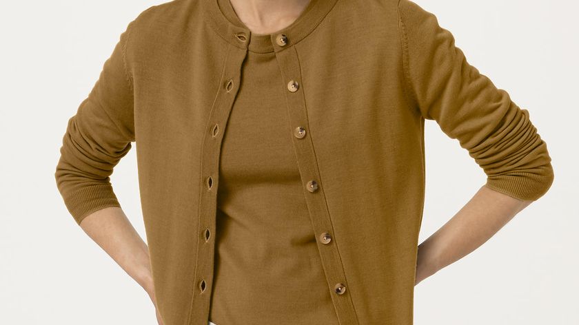 hessnatur Damen Strickjacke aus Bio-Merinowolle - gelb - Größe 46