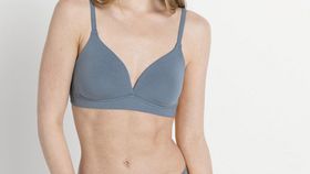 hessnatur Damen metallfreier Spacer-BH aus Bio-Baumwolle und TENCEL™Modal - blau - Größe 80A