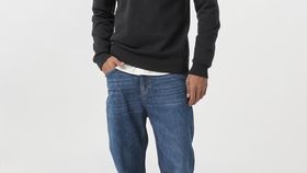 hessnatur Herren Rundhals-Pullover aus Bio-Baumwolle - schwarz - Größe 48