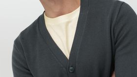 hessnatur Herren Strickjacke - nachtgrün - Größe 56