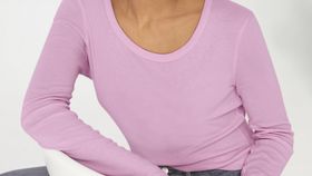 hessnatur Damen Softrib Langarmshirt Slim aus Bio-Baumwolle mit TENCEL™ Modal - rosa - Größe 44