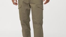 hessnatur Herren Cropped Cargohose aus Bio-Baumwolle mit Hanf - beige - Größe 48