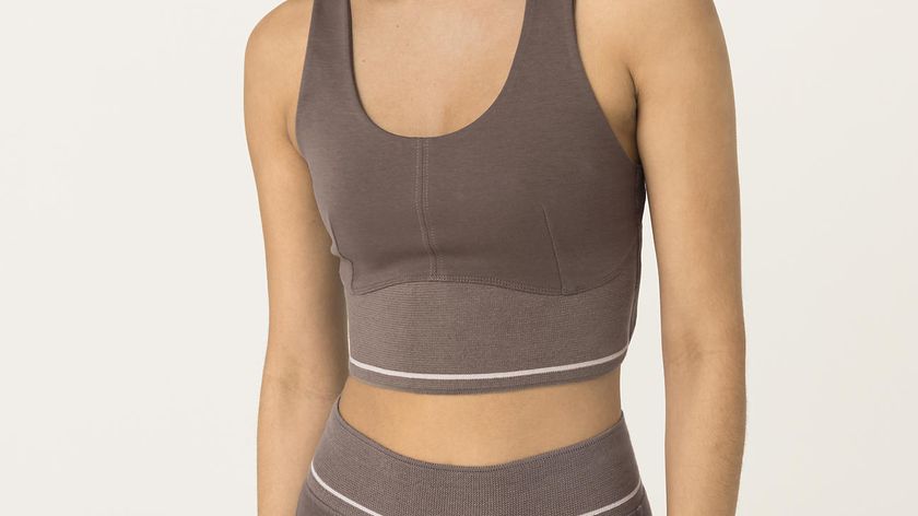 hessnatur Loungewear Sport Bustier aus Bio-Baumwolle - lila - Größe 46