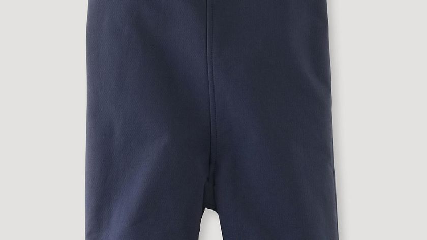 hessnatur Baby Softshell-Latzhose aus Bio-Baumwolle - blau - Größe 86/92