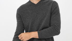 hessnatur Herren V-Pullover aus Schurwolle mit Kaschmir - grau - Größe 56