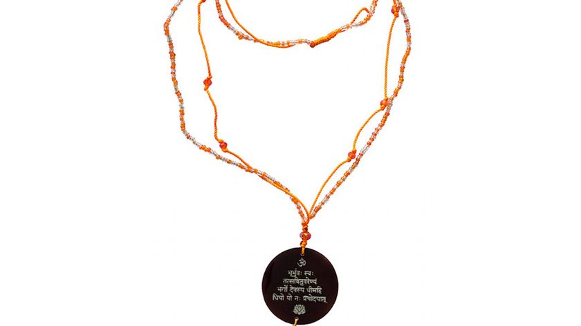 Mala "Gayathri Mantra" Glasperlen orange mit gelaserter Muschelscheibe 46cm