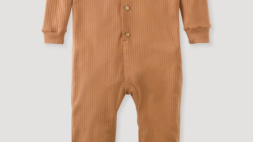 hessnatur Kinder  Jumpsuit aus Bio-Baumwolle - braun - Größe 122/128