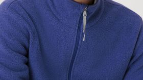 hessnatur Herren Fleece Jacke Relaxed BETTERRECYCLING aus Bio-Baumwolle - blau - Größe 48