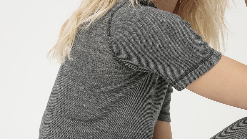 hessnatur Damen Halbarm-Funktionsshirt mit Bio-Merinowolle und Seide - grau - Größe 36